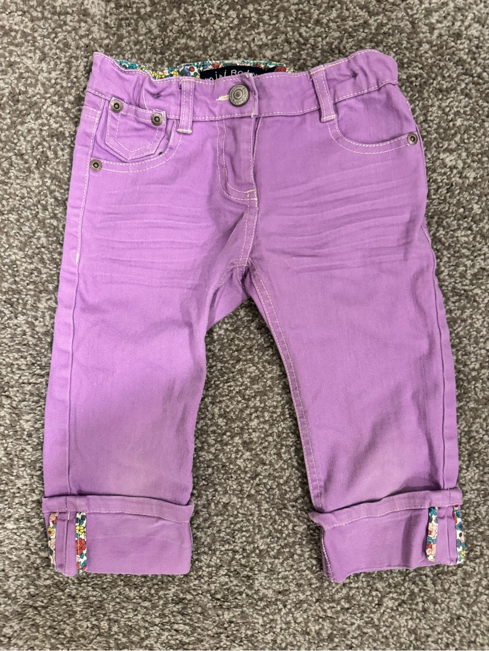 MINI BODEN GIRLS Purple Roll-Cuff Cropped Pants.
